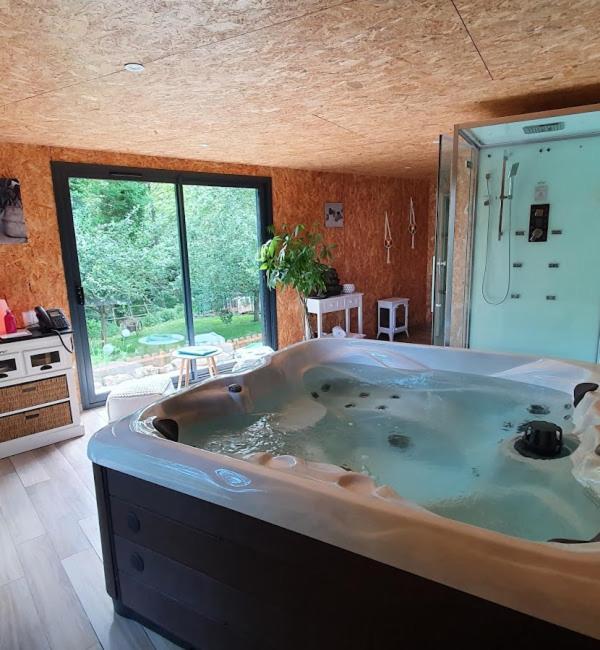 La Fresnaie : Chambres ,Table D'Hotes & Spa Tillé Zewnętrze zdjęcie